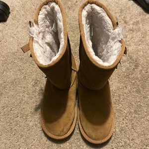 Gently used Koolaburra by UGG
